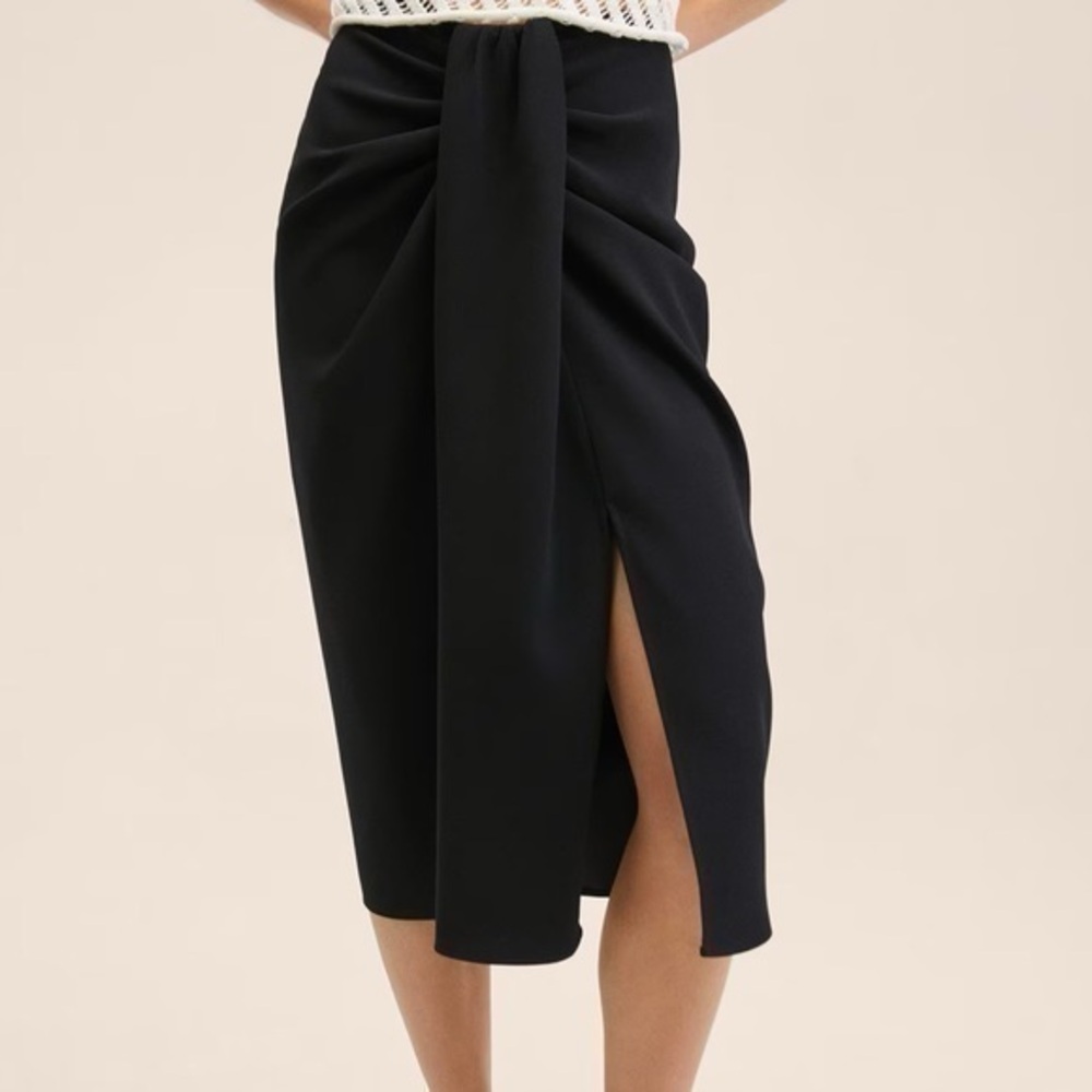 Black midi skirt